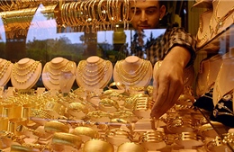 Mỹ ngăn Iran buôn bán vàng